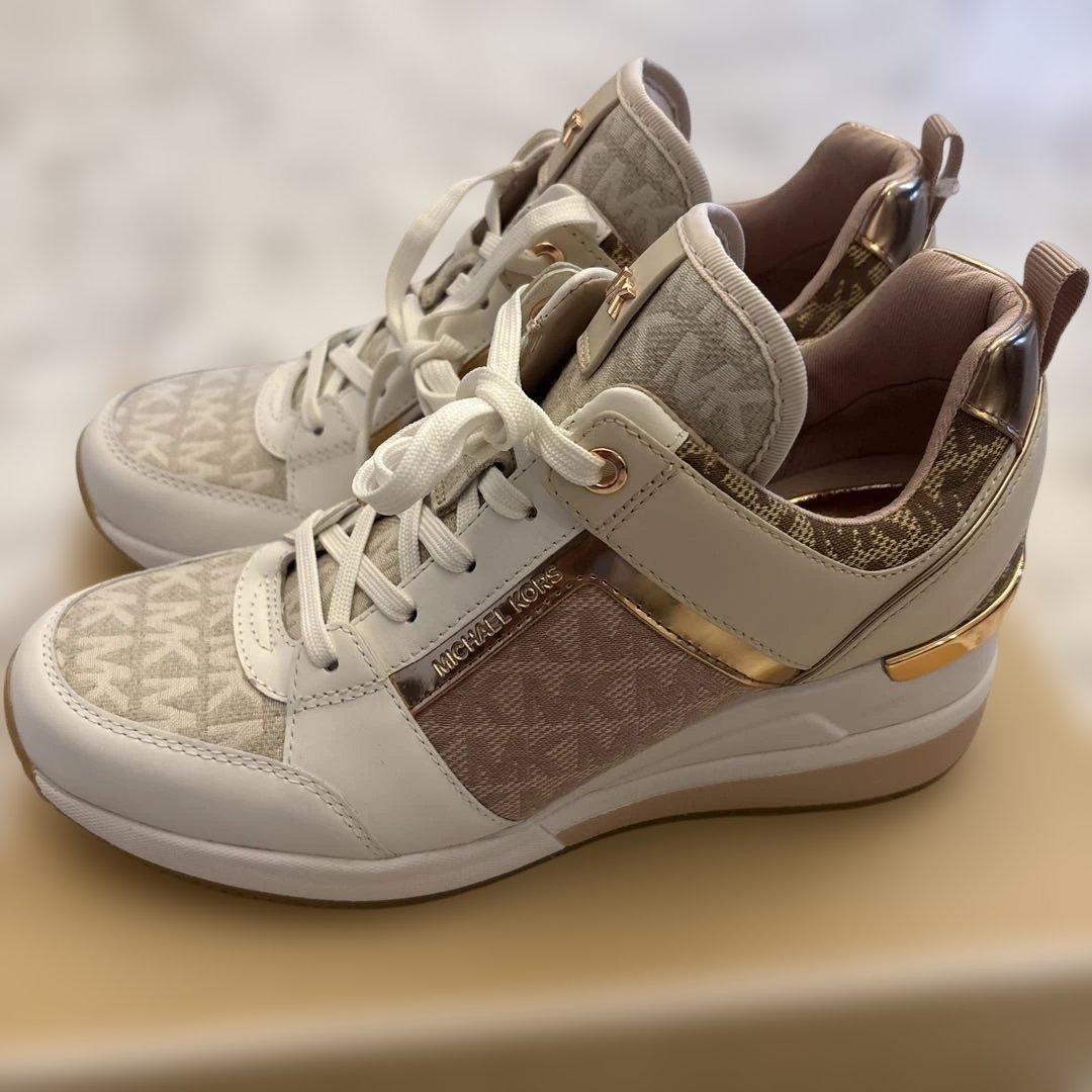 K様 新品　MICHAEL KORS ピンクベージュ スニーカー　24.0