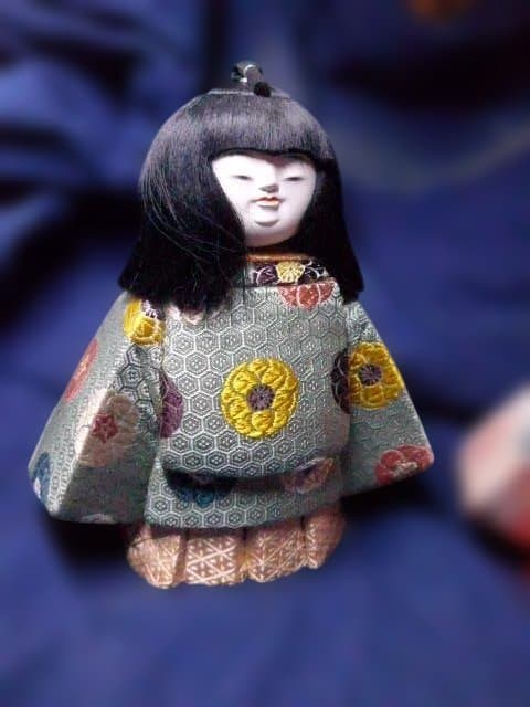 貴重な国指定無形文化財の人形師　銀座　原米洲の稚児雛です。