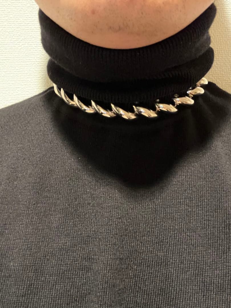 バレンシアガ　ツイストネックレス3022I020009