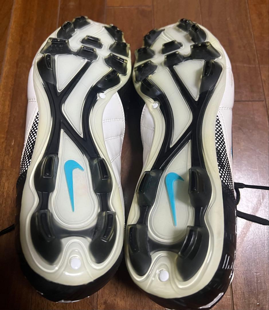 ナイキ トータル90 ストライク III HG-B