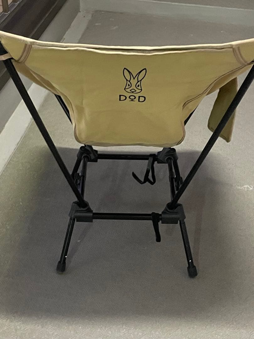 DOD スゴイッス タンカラー アウトドアチェア