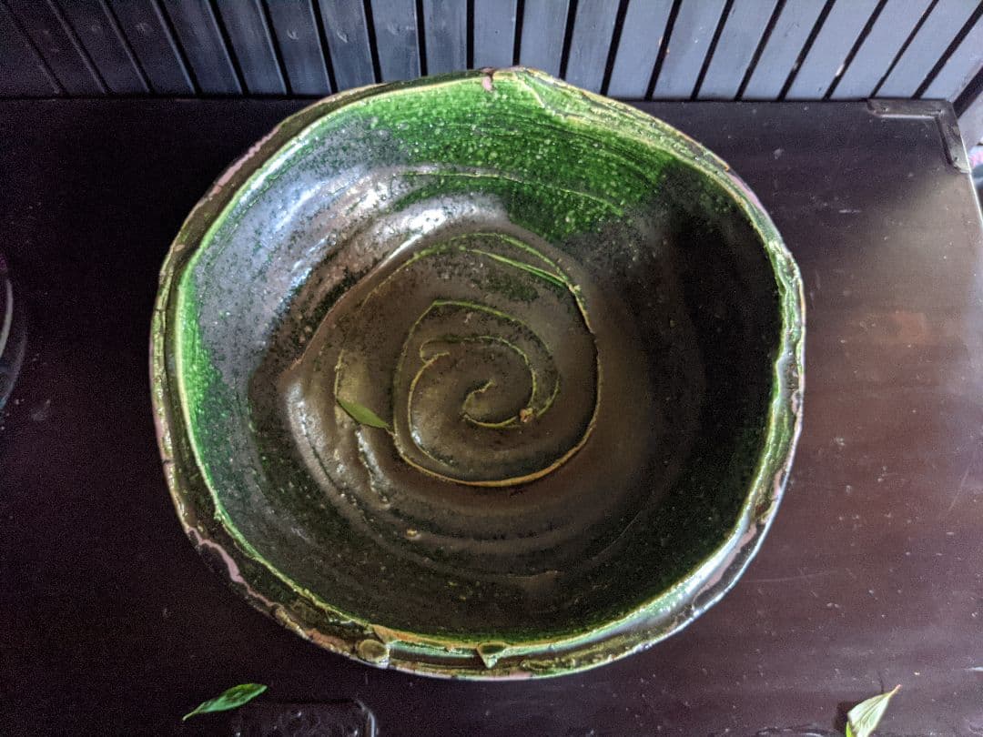 緑の力強い 鉢 花器 にもなりますˊᵕˋ 焼き物