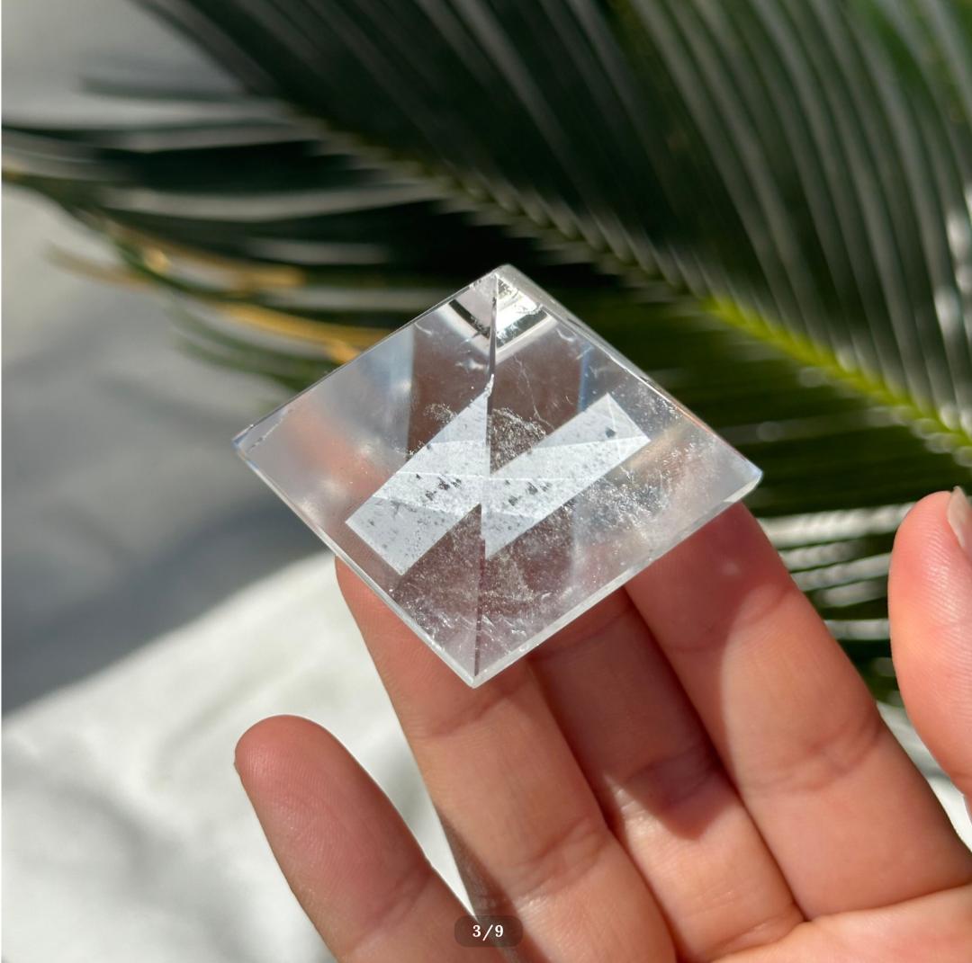 【レムリアン水晶】 ピラミッド シェイプ D ブラジル産