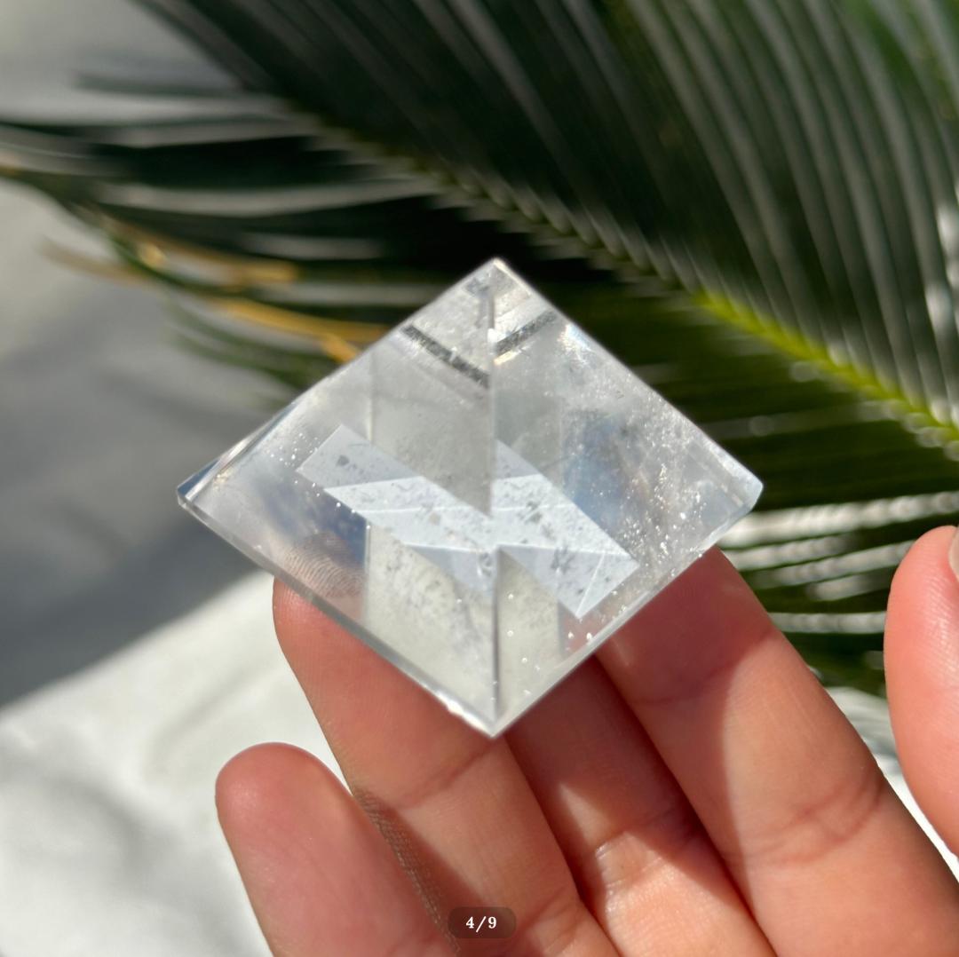 【レムリアン水晶】 ピラミッド シェイプ D ブラジル産