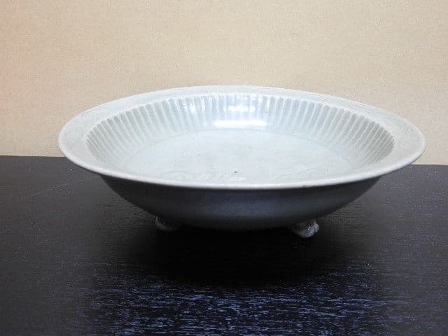 七官青磁三足鉢　　保存箱　MA１４４