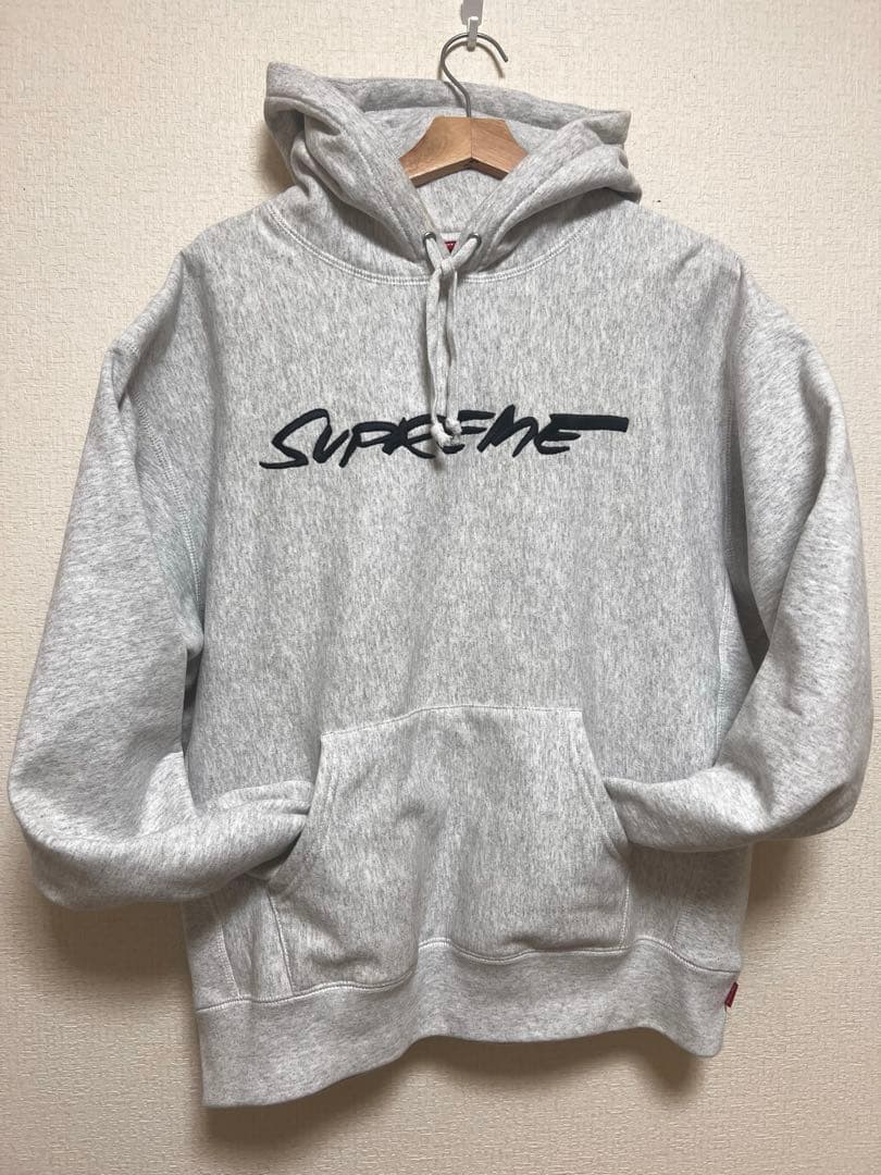 最終値下！【美品】刺繍　Supreme Futura パーカーMサイズ