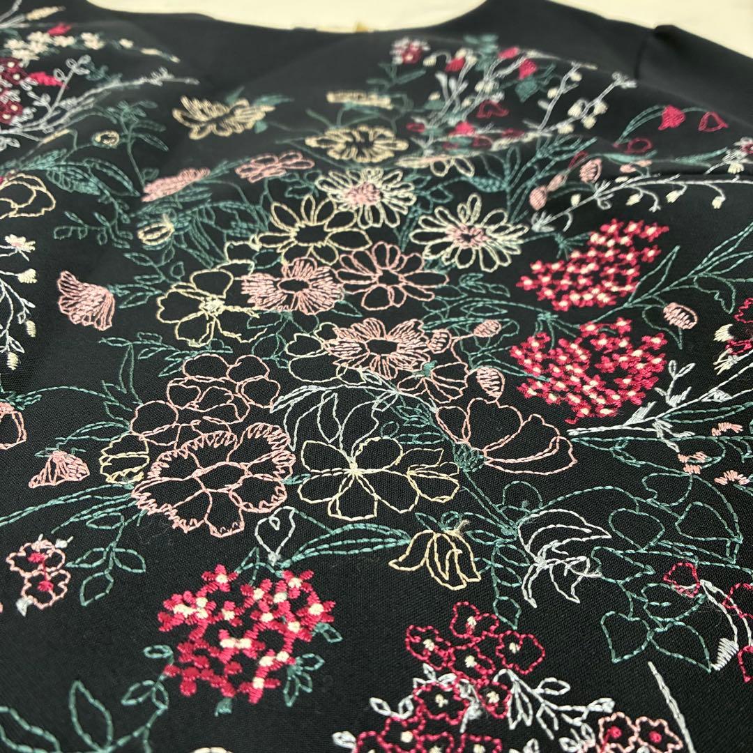 ローズティアラ　フラワー刺繍ワンピース　花柄　ネイビー　大きいサイズ 46