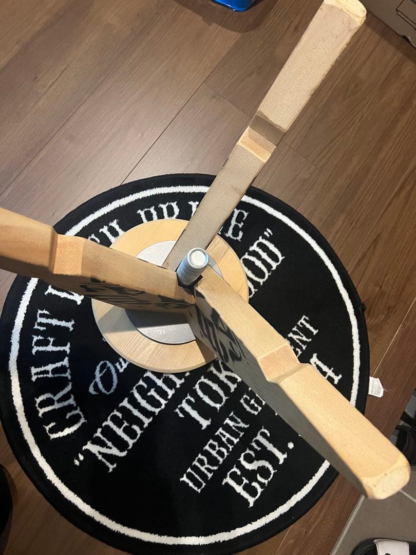 M&M ファーニチャー丸椅子