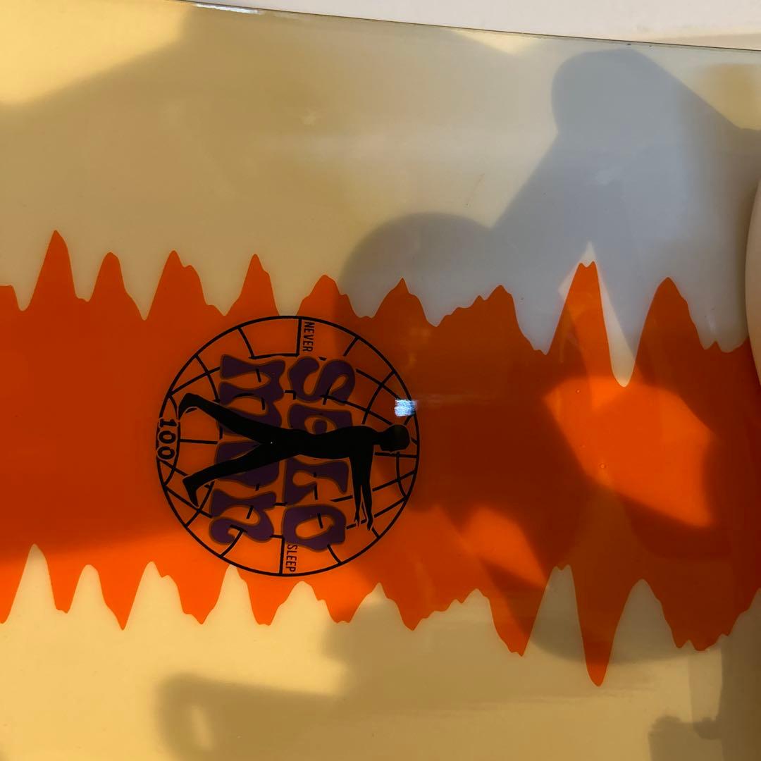 子供用スノーボードSalomon 100cm ビンディング、ケース付き