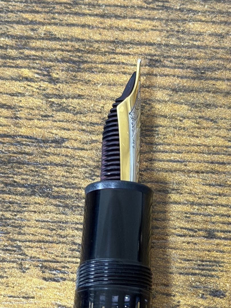 未使用に近い　149 西ドイツ製　18K ヘミングウェイ　バイカラー　万年筆　F