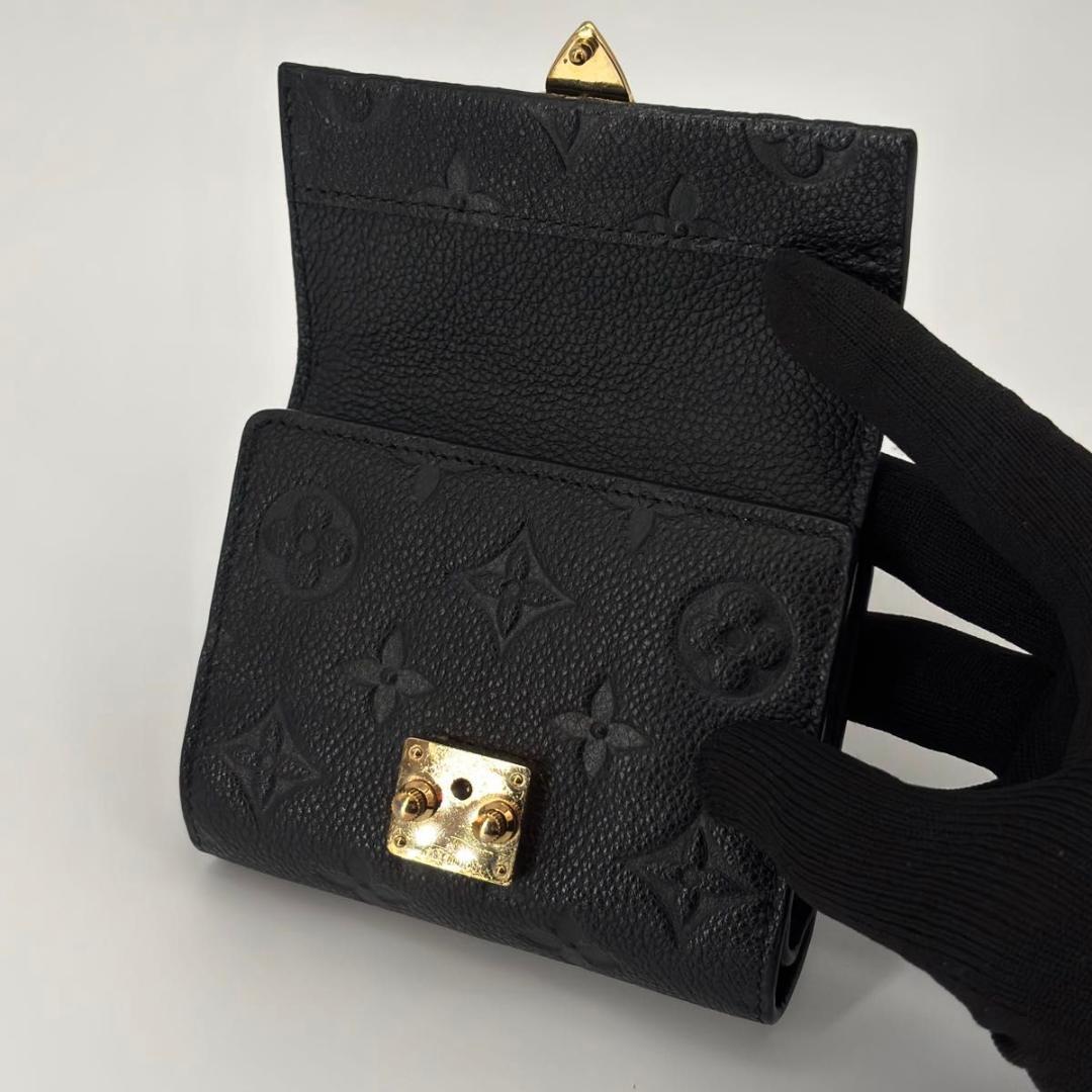 大人気 現行 極美品 ルイヴィトン アンプラント メティス 三つ折り財布 黒