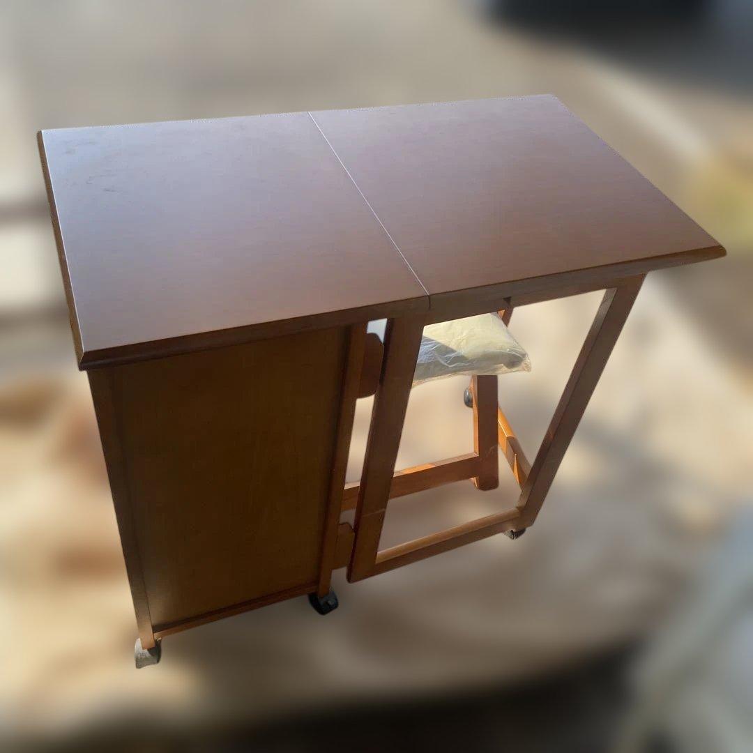 新たに傷入りました！CD 折りたたみデスク&チェア　収納付き　キャスター