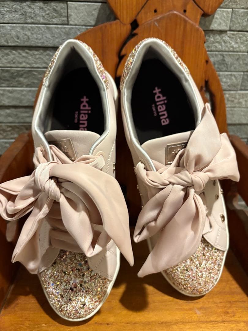 プラスダイアナ　バレンタインスニーカー