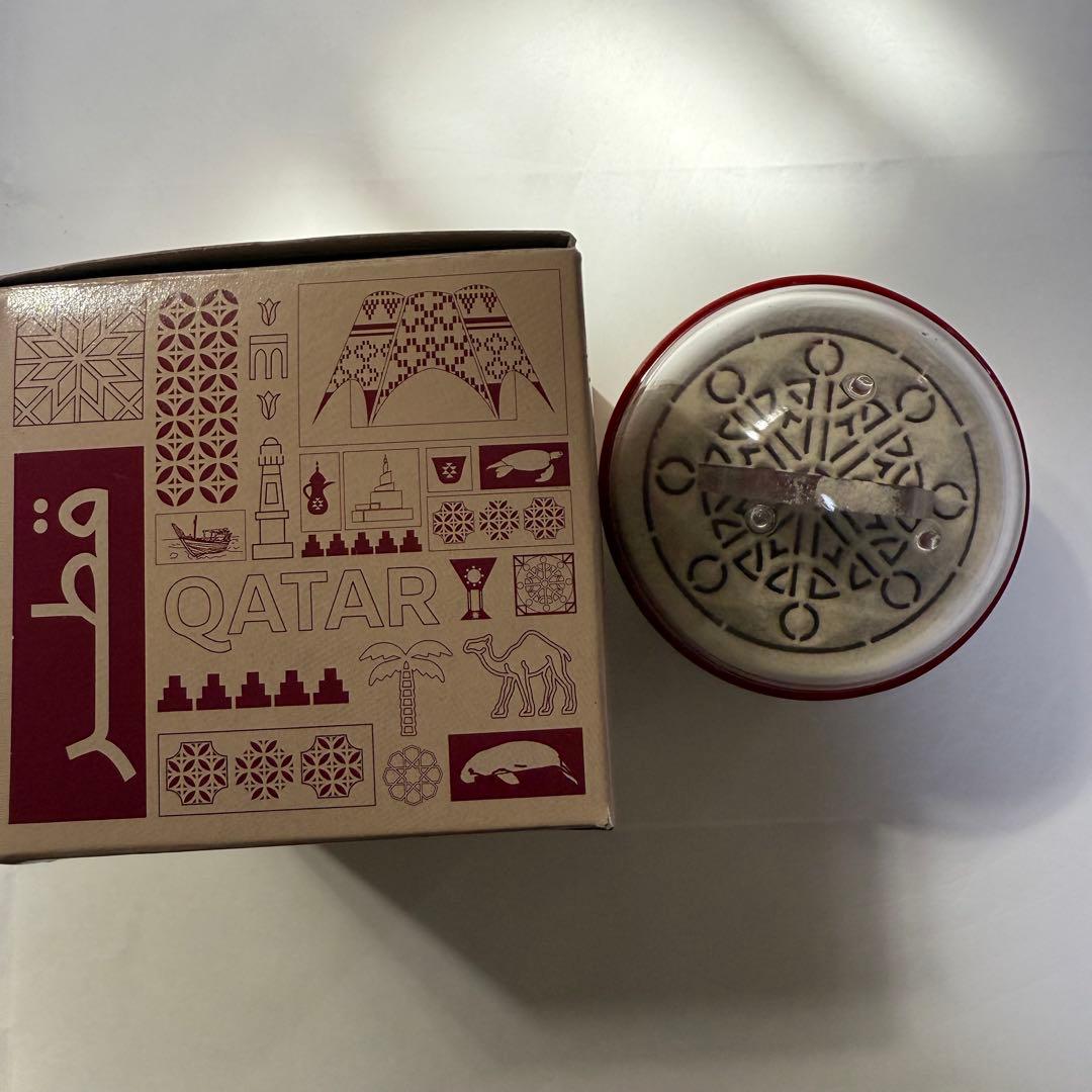 カタールパビリオン　サンドアート　ペーパーウェイト
