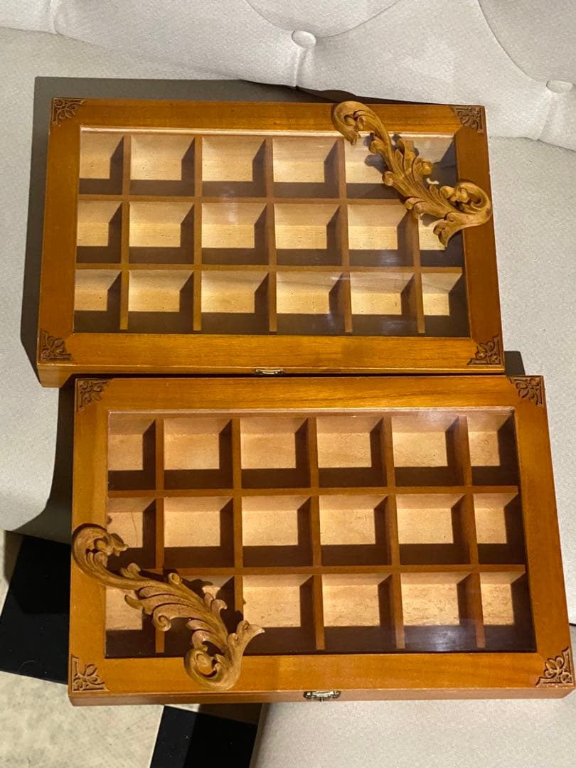 ナチュラルロココ仕様♦️アンティーク調 コレクションケース♦️新品♦️送料込