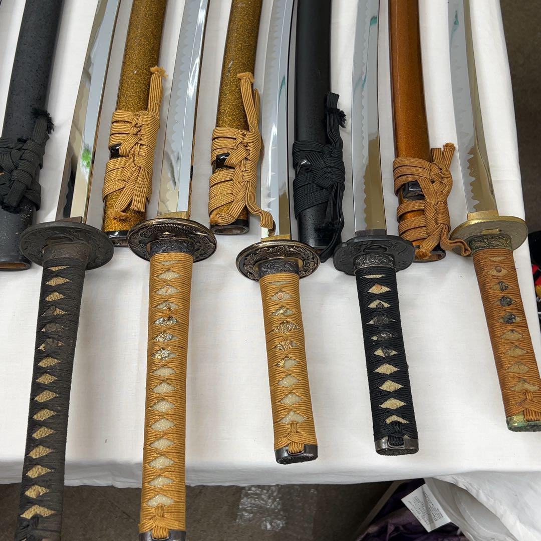 【傷あり】模造刀 8本 まとめ 透かし鍔 太刀 脇差 白鞘 龍 黒鞘 金梨地
