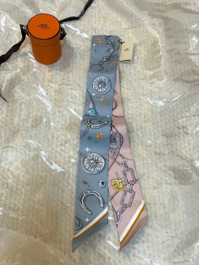 新品未使用　エルメス　ツイリー　2025年新作　セラフェット　ブルー/ローズ