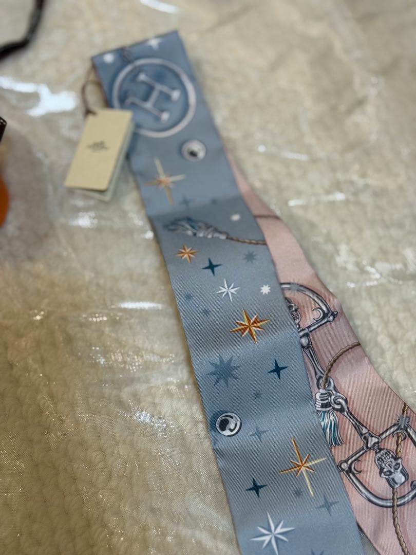 新品未使用　エルメス　ツイリー　2025年新作　セラフェット　ブルー/ローズ