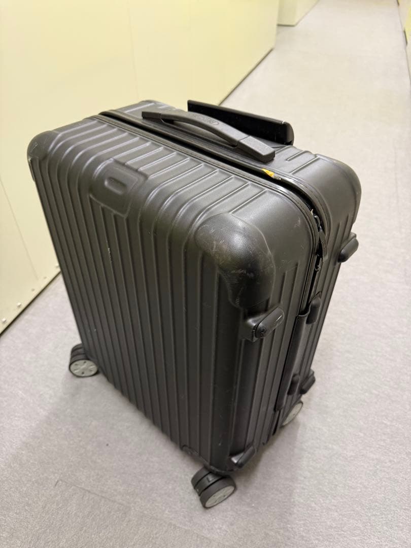 N⭐︎I さん　専用RIMOWA ブラック キャリーケース ✴︎取手破損