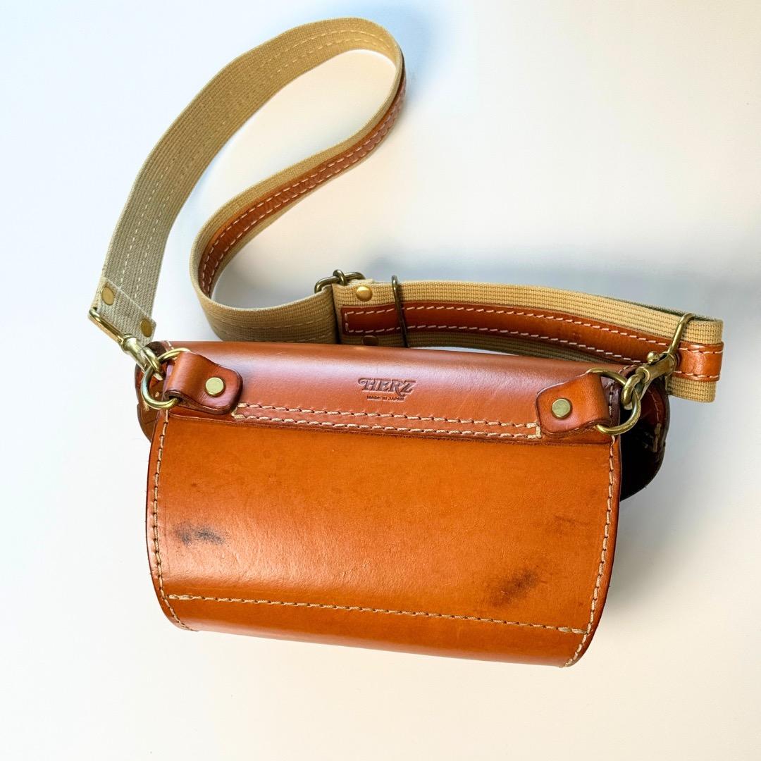 HERZ ヘルツ 3次元立体フォルム 2wayウエストボディバッグキャメル