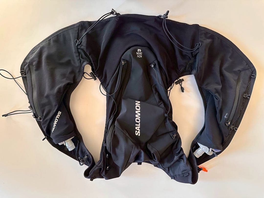 SALOMON ADV SKIN 12 フラスク付き