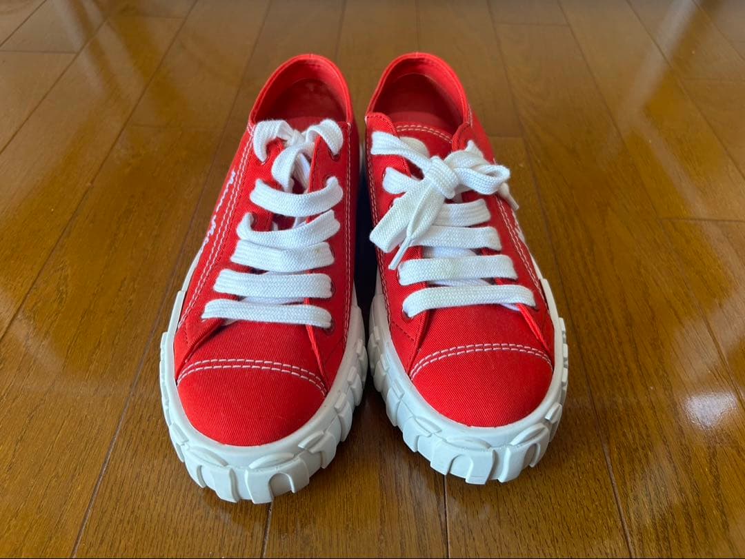 Miu Miu レッド スニーカー 36