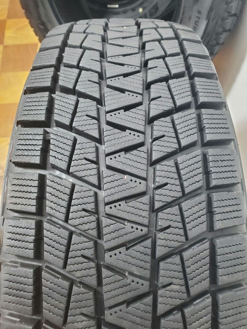 215/70R16 スタッドレス ブリヂストン DM-V1