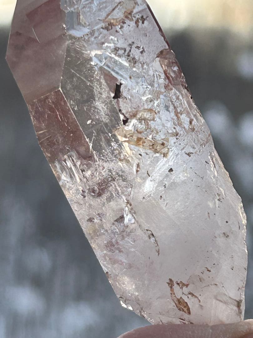 ブラジル・ディアマンティーナ産 レインボー入り ナチュラルクリアクォーツ