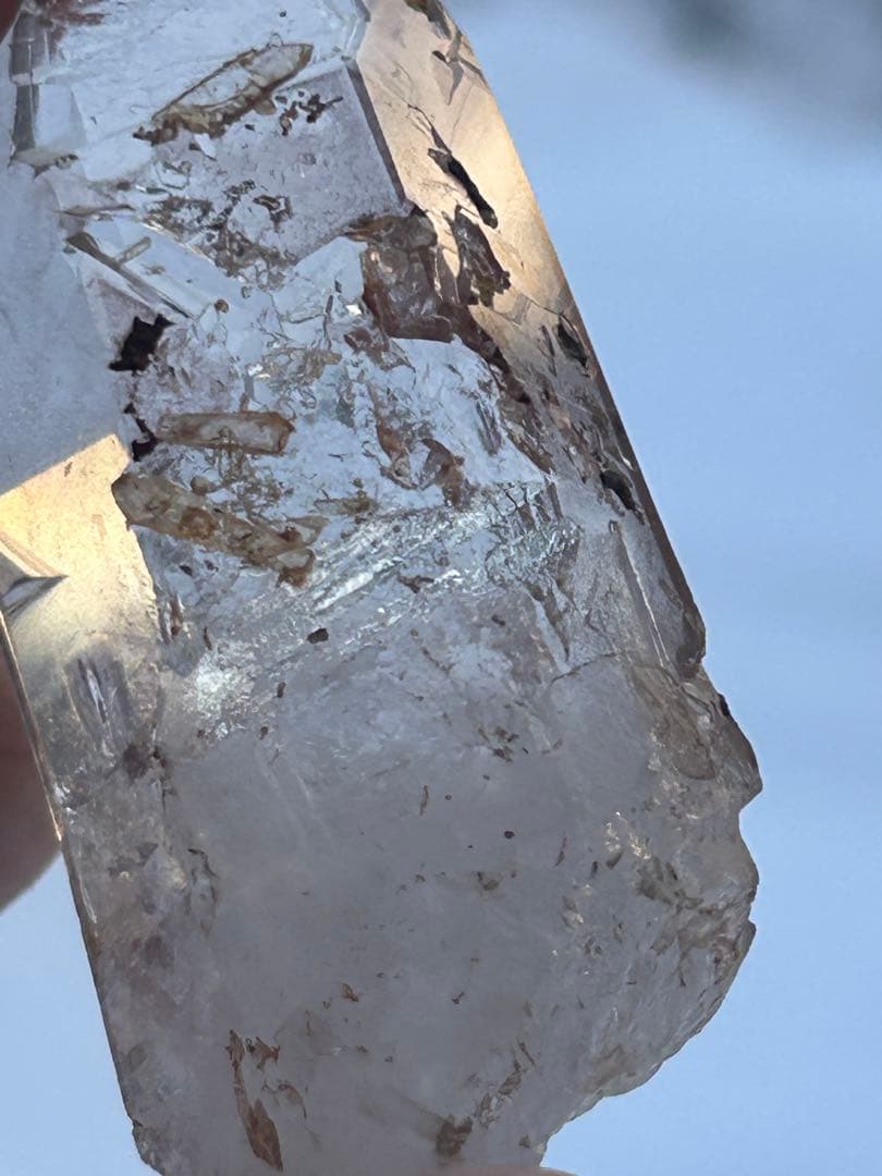 ブラジル・ディアマンティーナ産 レインボー入り ナチュラルクリアクォーツ