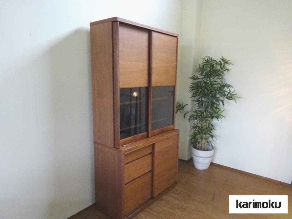 マヨネーズ　カリモク家具　引き戸　キッチンボード　食器棚　　幅101センチ