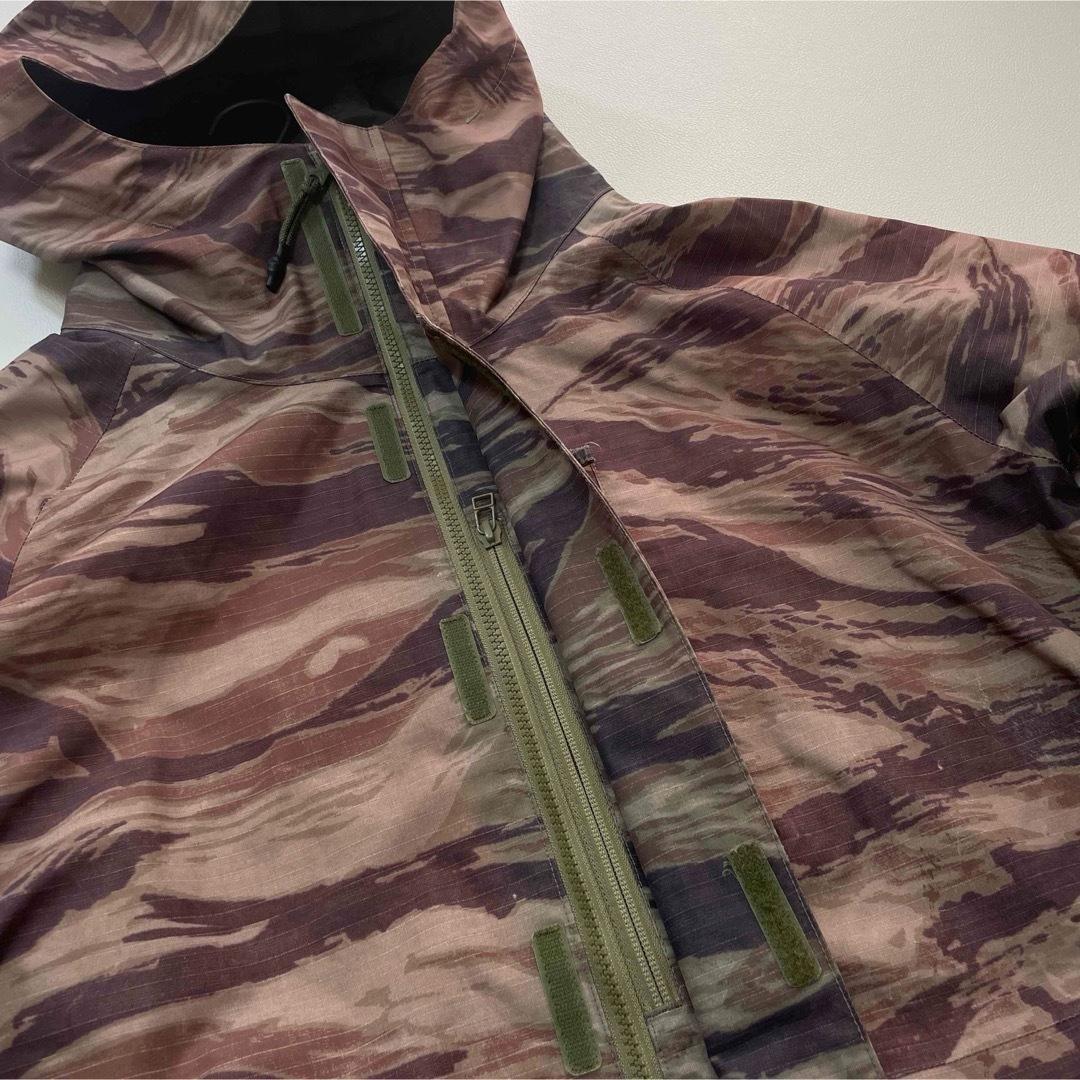 6651 バートン　ジャケット　ゴアテックス　迷彩柄　メンズ　スノボウェア