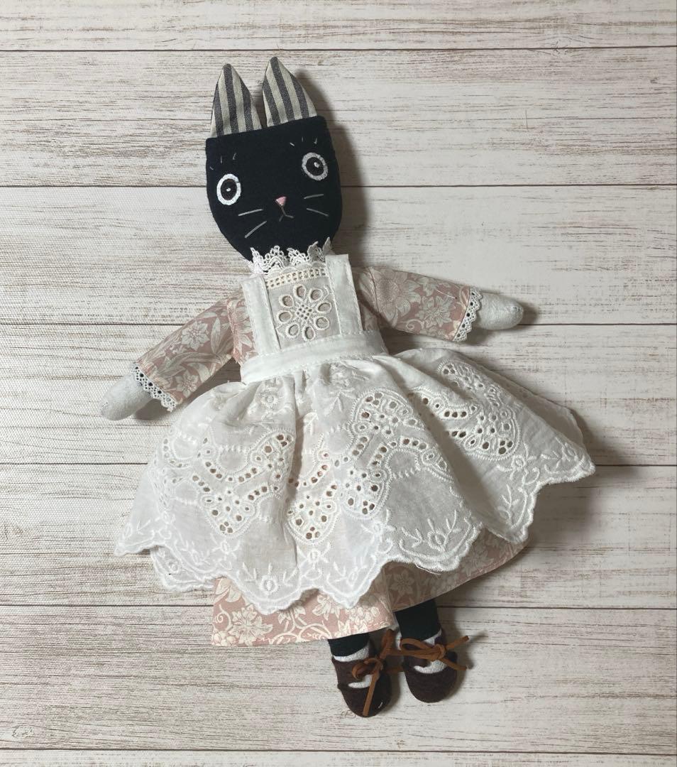 ハーイ❤️さま専用です まんまるお目の黒ねこさん