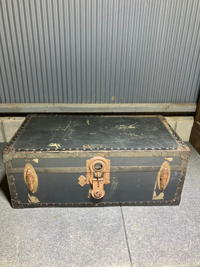 レトロな味わいのヴィンテージトランク