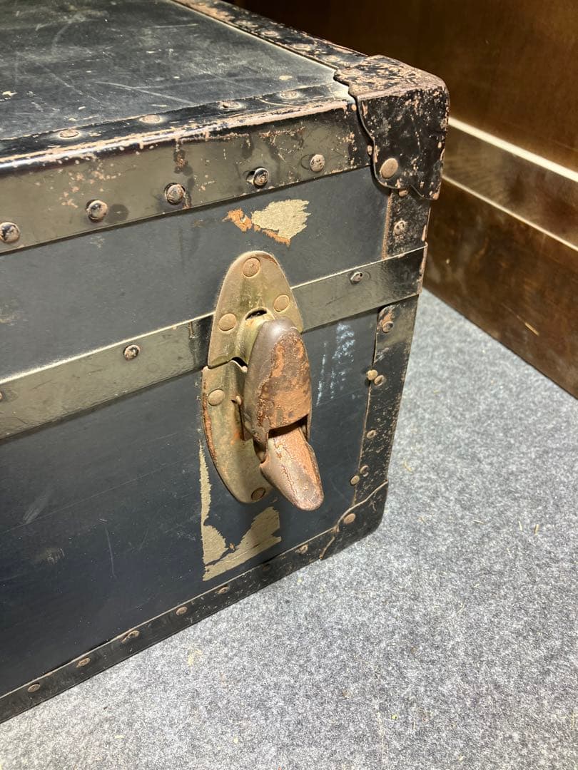 レトロな味わいのヴィンテージトランク