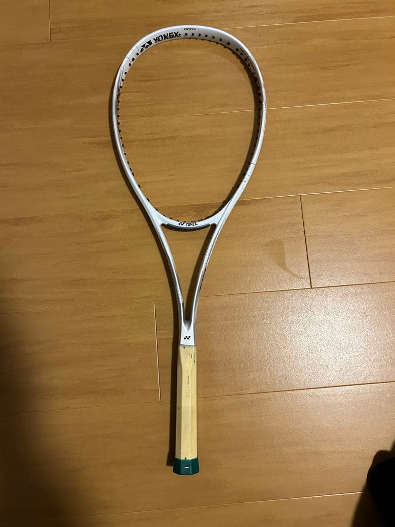 ソフトテニスYONEX NANOFORCE 8V