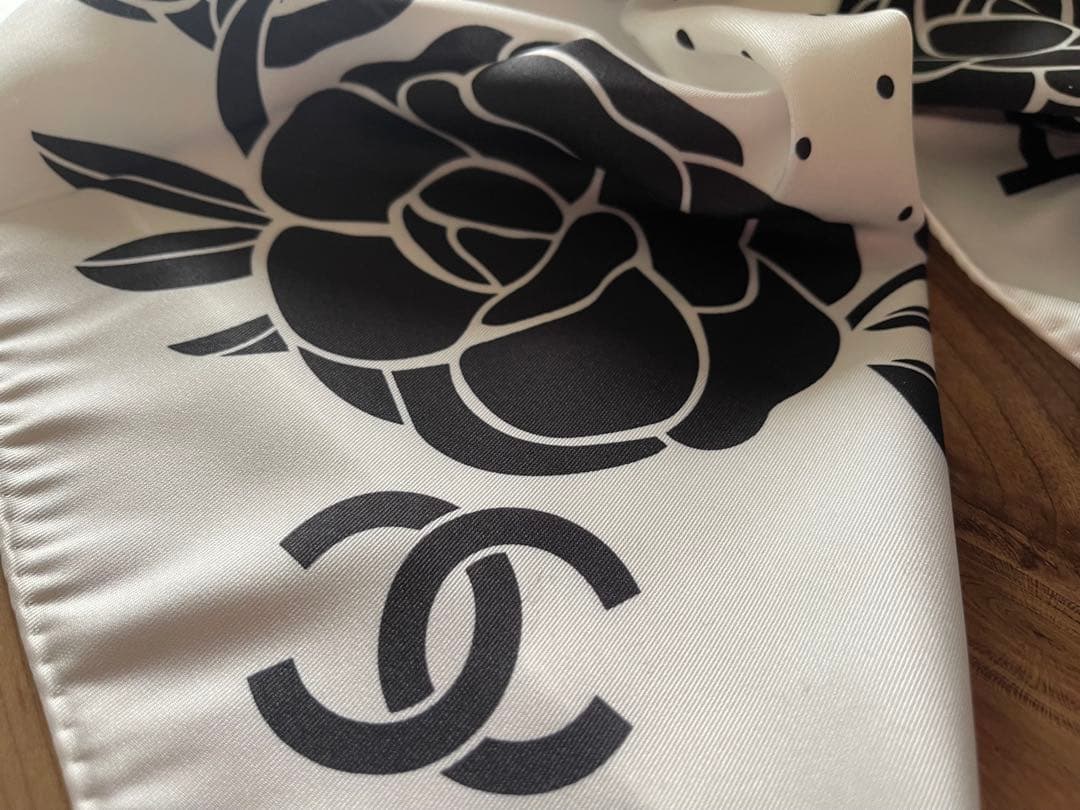 未使用 CHANEL カメリア シルクスカーフ ノベルティ