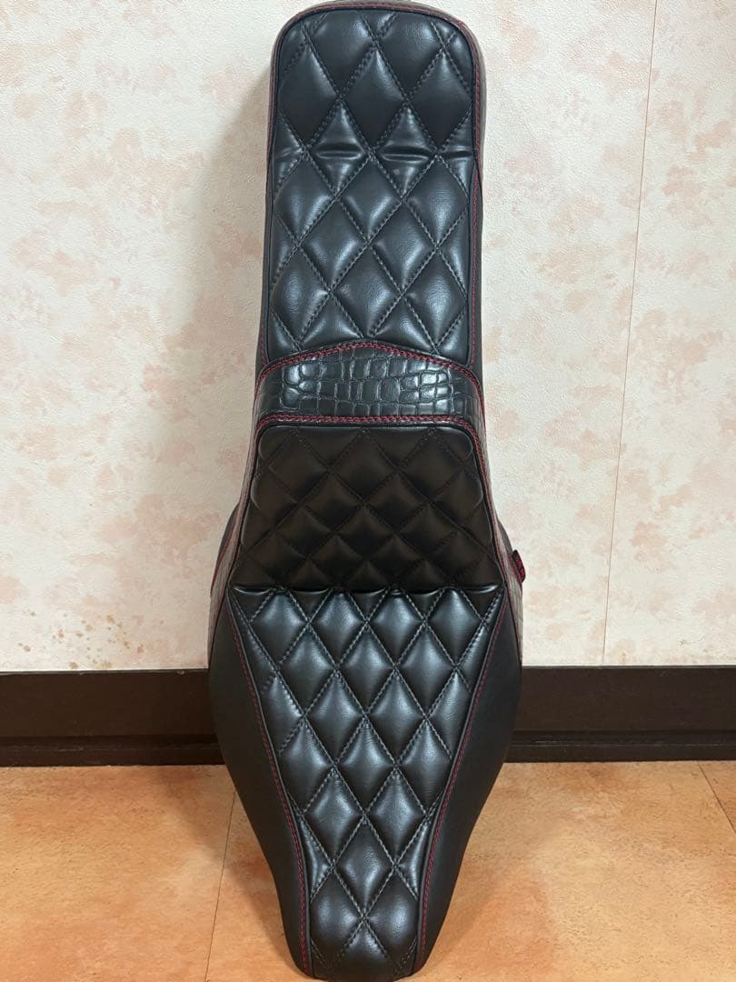 ☆ワンオフシート　ハーレーダビッドソン☆極美品　 ソフテイル200ワイドタイヤ用