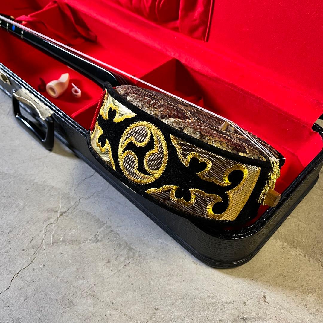 【美品】沖縄 三線 本蛇革 強化張り 黒塗り棹 蛇皮 ハードケース 爪 守礼印