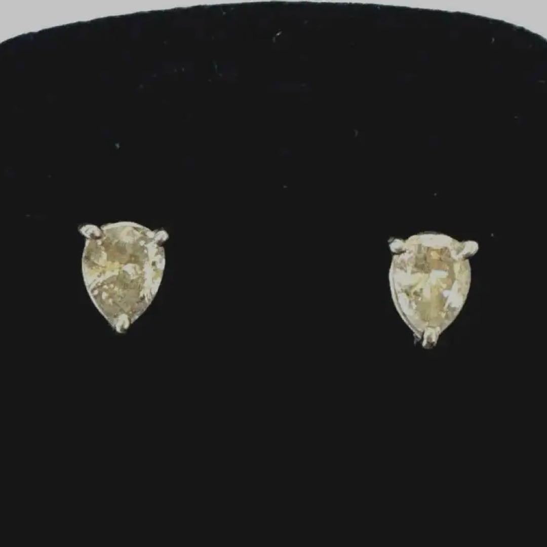 ダイヤモンド　ペアシェイプピアス　プラチナ900 鑑定書付き