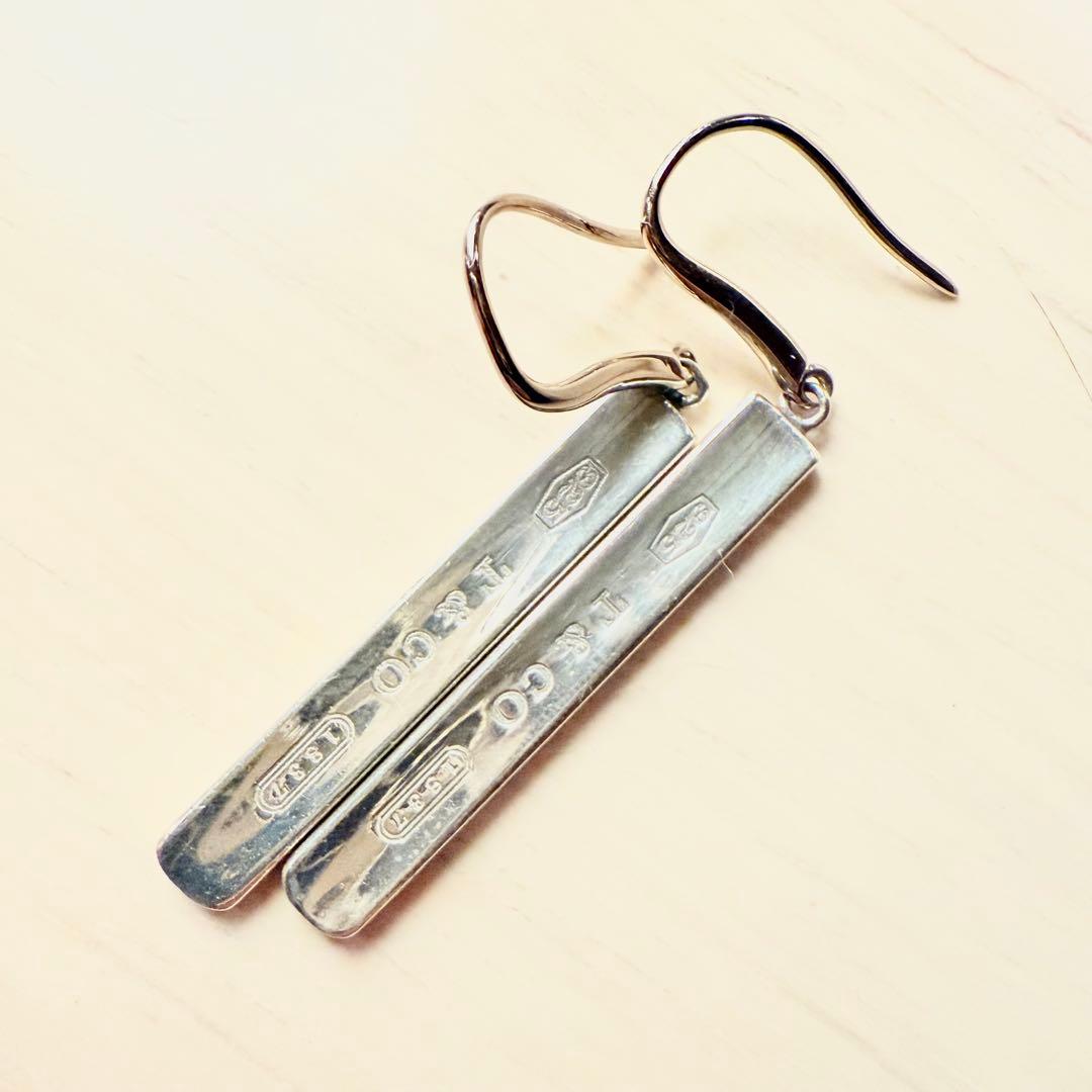 Tiffany & Co. 1837 バー ピアス