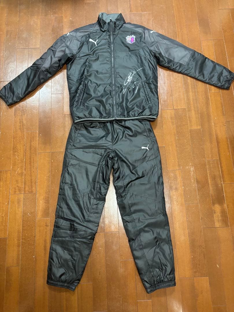 落*弘様 【清武弘嗣選手直筆サイン入り】セレッソ大阪ウインドブレーカーセットアッ