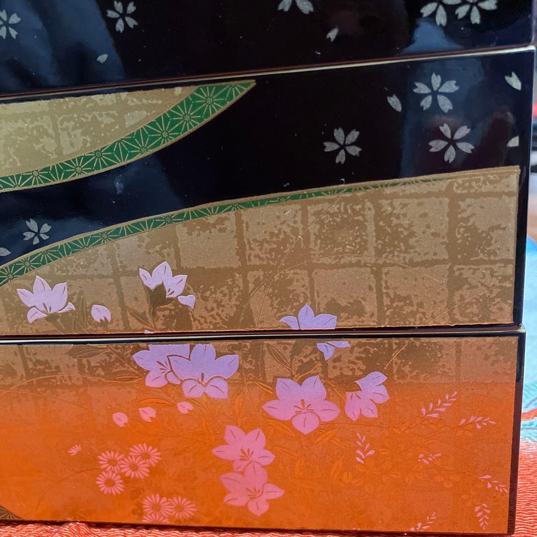 美品 うさぎ三段重箱 金彩 漆塗り＊えり善風呂敷付き