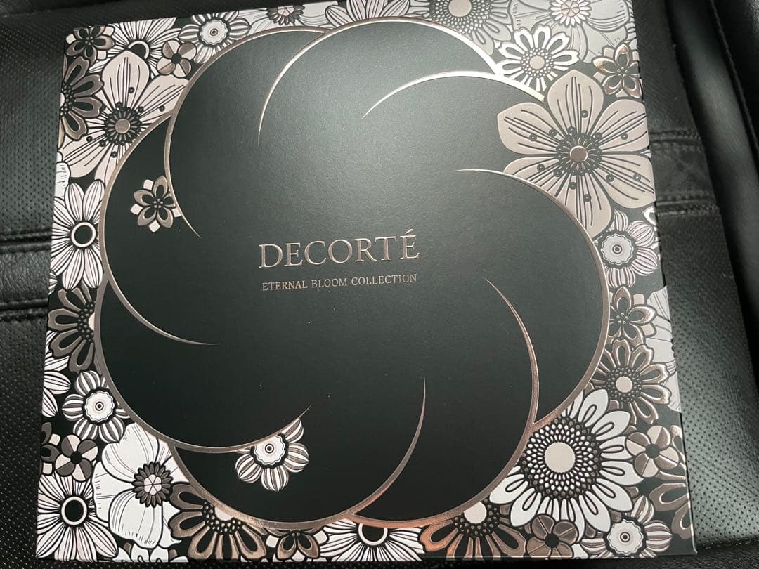 コスメデコルテ クリスマスコフレ　2025