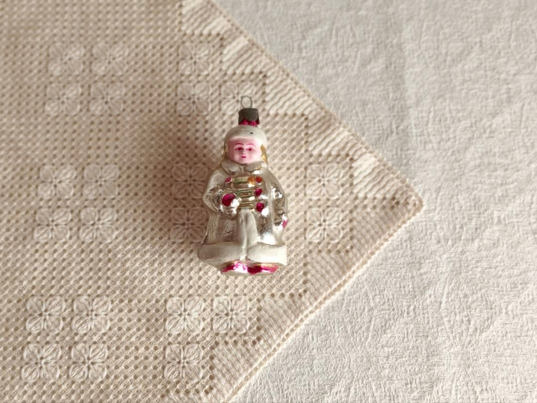 【マリン♡さま】girl ornament ୨୧ .·*°あったかコートの女の子