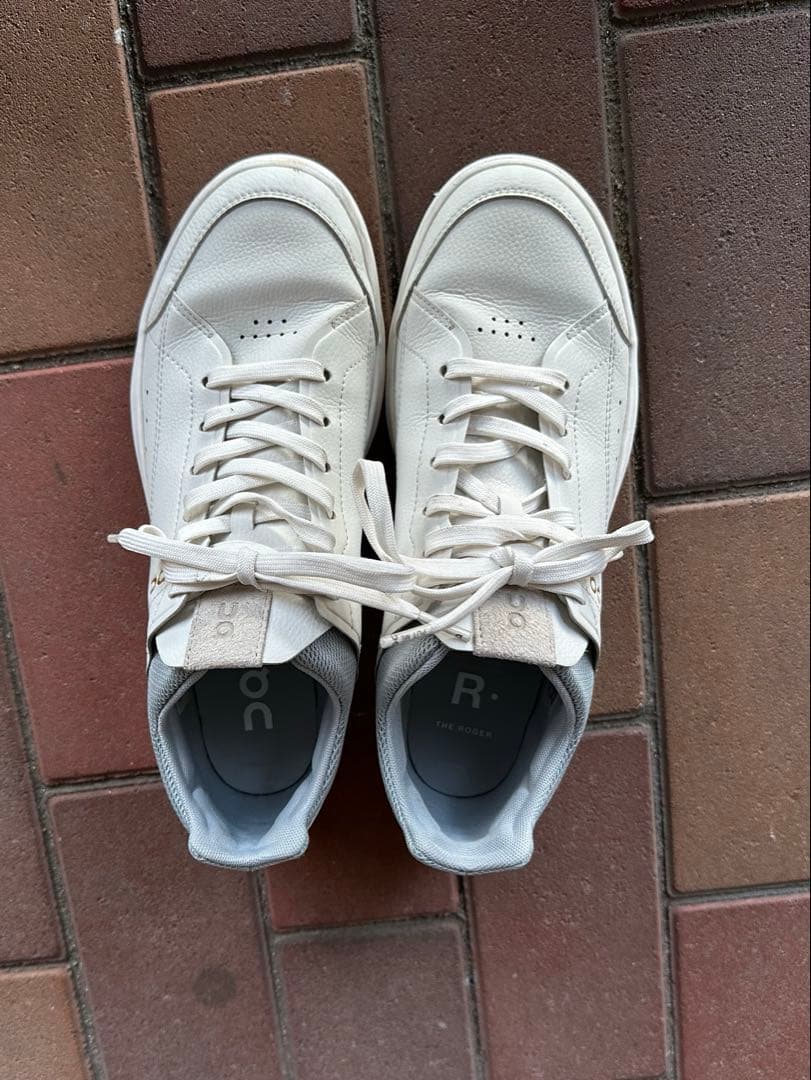 on THE ROGER オン　テニススニーカー
