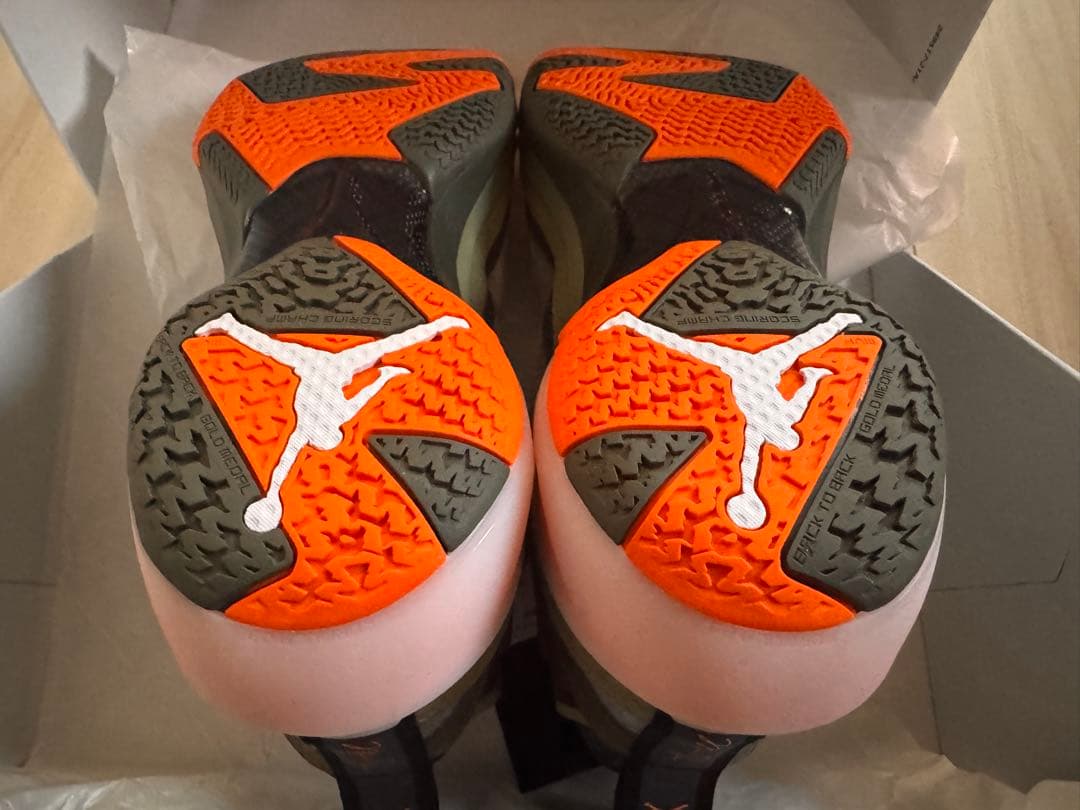 UNDEFEATED × Nike Air Jordan 37