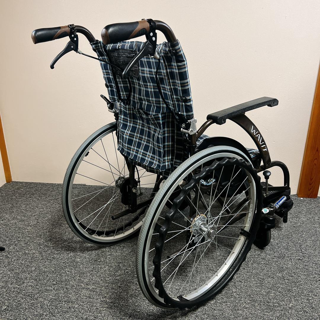 カワムラサイクル　自走用　ノーパンクタイヤ　次世代型車椅子　WAVITシリーズ