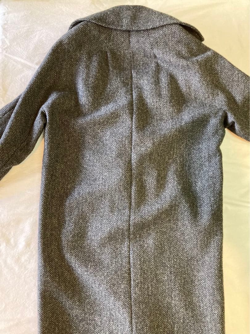 ヘリンボーン柄のマキシ丈チェスターオーバーサイズコート 5.5万