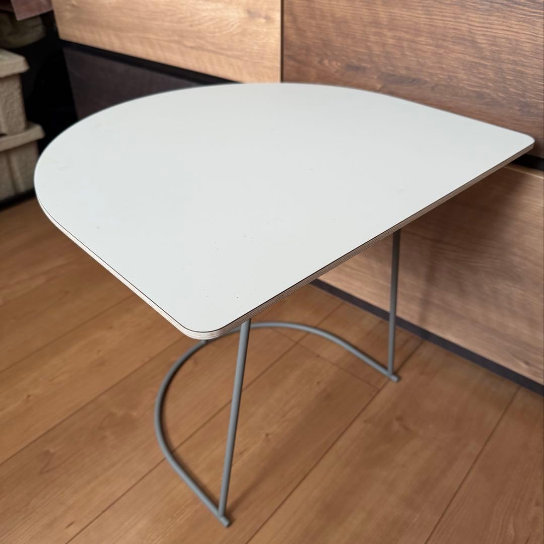 サイドテーブル・ナイトテーブル・ローテーブル muuto AIRY COFFEE TABLE / HALF SIZE gray