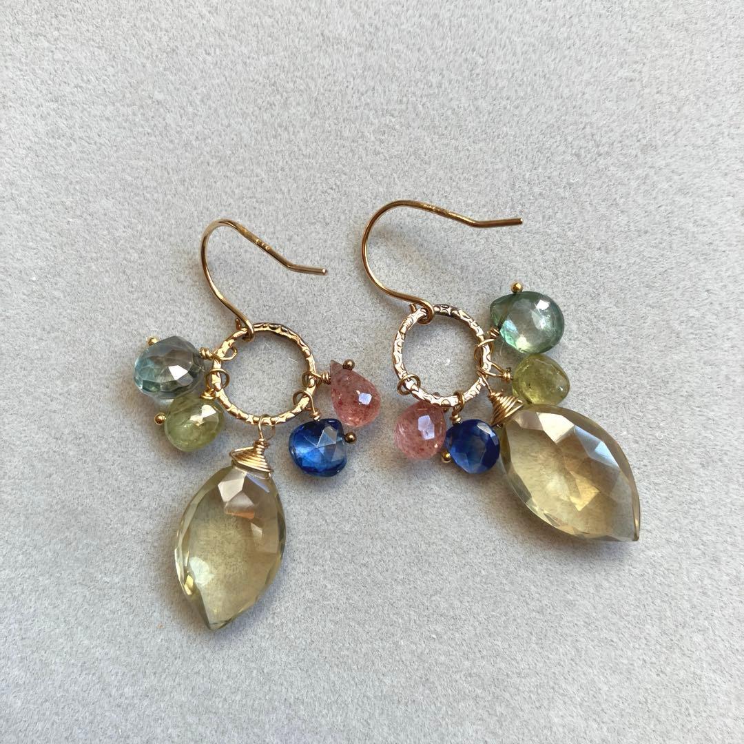 Eva Hanusova for agete 天然石ピアス